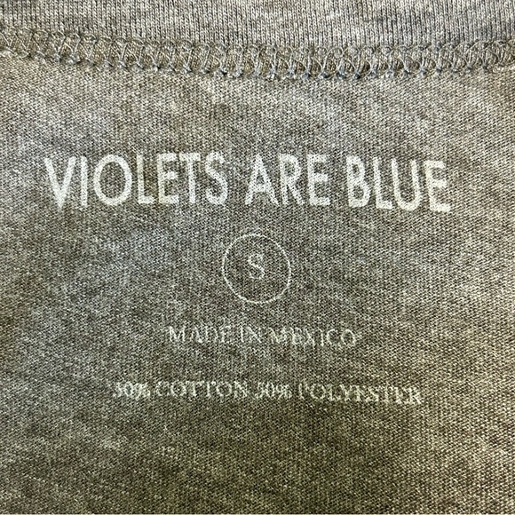 Violets Are Blue Sz S Gray & Pink T Shirt NWOT Life Is A Beach 🏖️ Fringe Sleeves - Picture 5 of 5